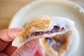 Usagi ciastka ryżowe Mochi z czerwoną fasolą do podsmażenia, 90g | JaponiaCentralna.pl