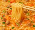 Toyo Suisan Maruchan QTTA instant ramen o smaku sosu sojowego, 78g | JaponiaCentralna.pl